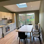 Holiday home House With New Extension Close To Sea And Shops *